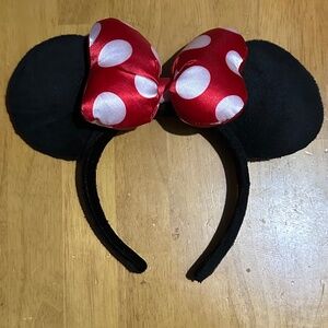 2021 Disney Parks Minnie ears/headband, red/white polka dot bow